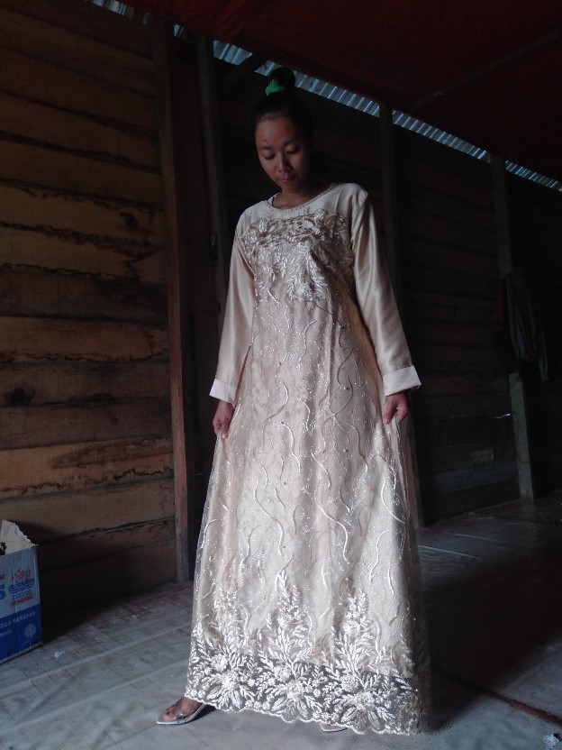 Maura Couple - Sania Ruffle Batik Couple Ori Ndoro Jowi Garansi Termurah Shopee - Couple Aura Gown