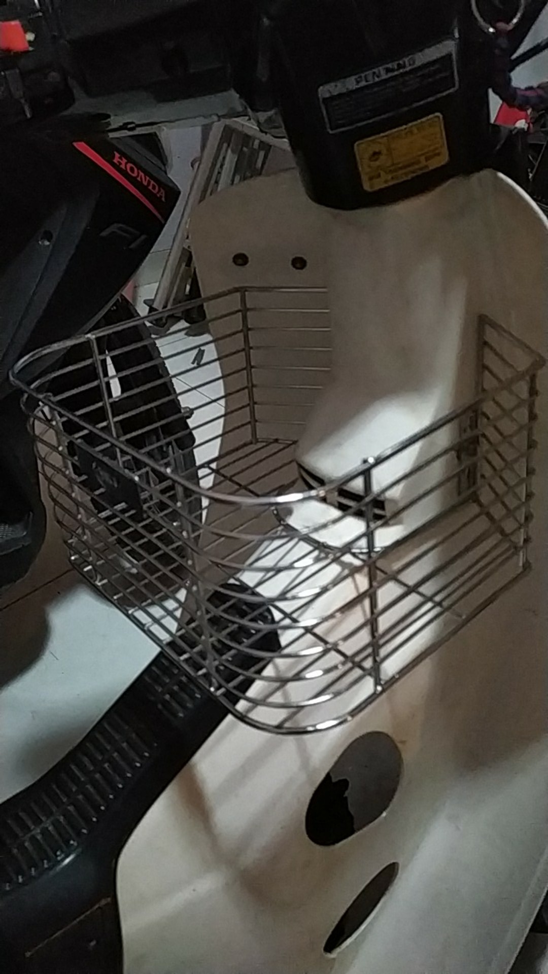 Keranjang Tengah Crome