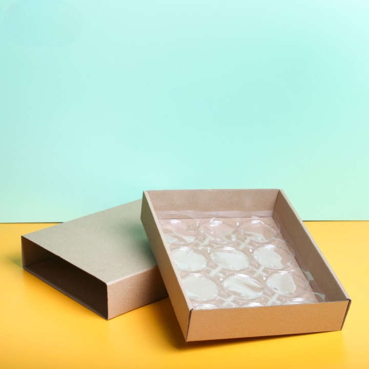 

Kardus Tray Kotak Donat Mini Isi 12 Pcs Box Die Cut Coklat Polos Packaging Hampers Ukuran 29x24x6 cm