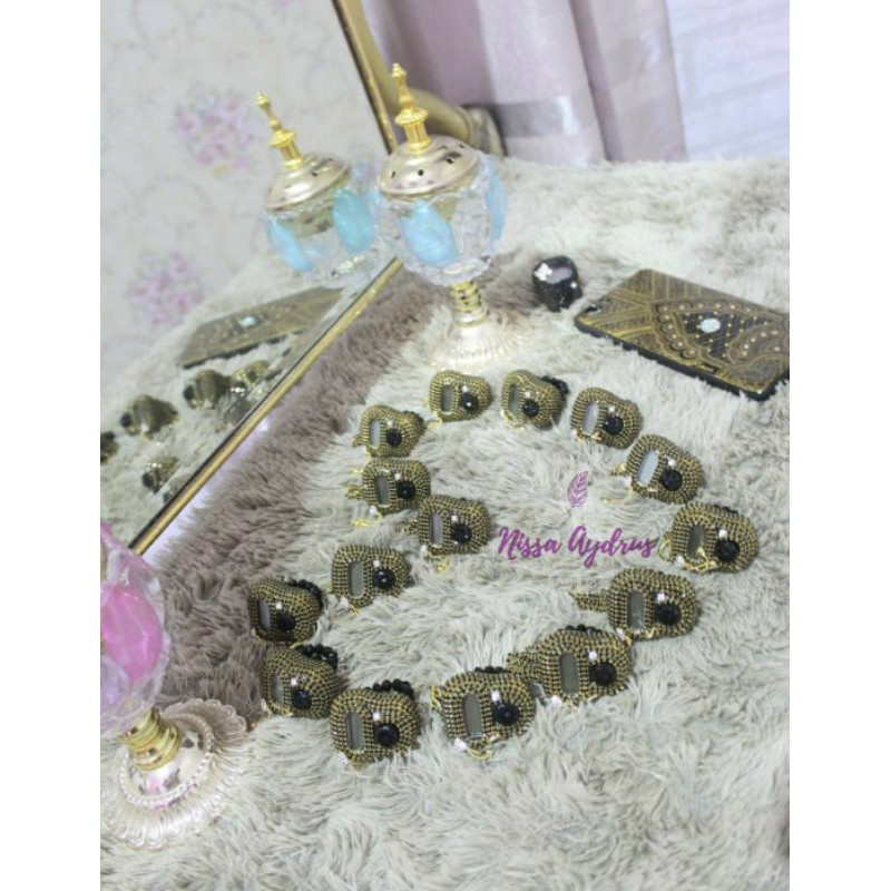 Nisa Aydrus - Tasbih Digital Swarovski Black Gold Love With Initial Name