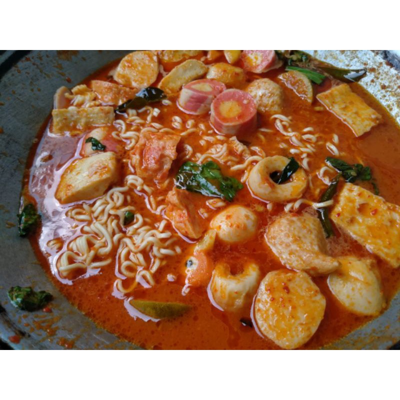 

bola-bola seafood tomyum