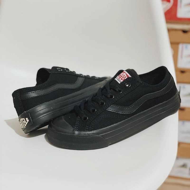 Ventela Public  low All black dijamin 100% original