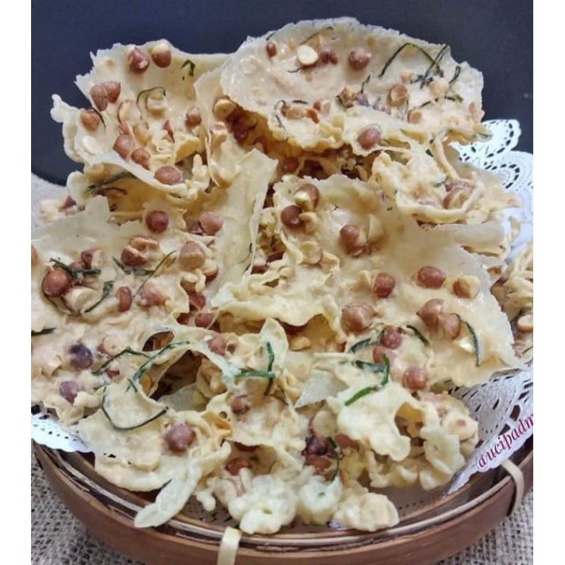 

peyek kacang gurih dan renyah