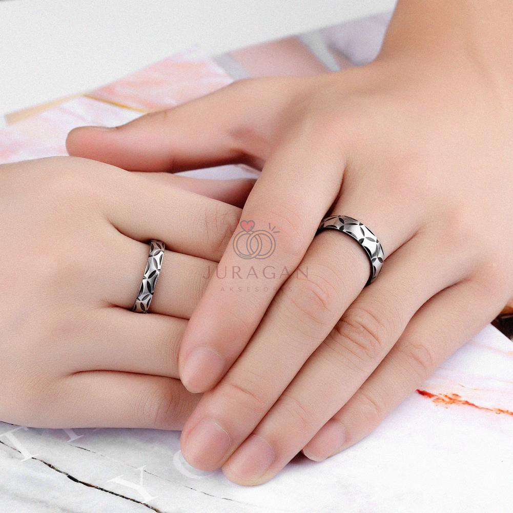 [HIGH QUALITY] Cincin Couple BUCIN R74 Titanium Ukir Nama + Box Cincin Beludru + BONUS Gelang Couple