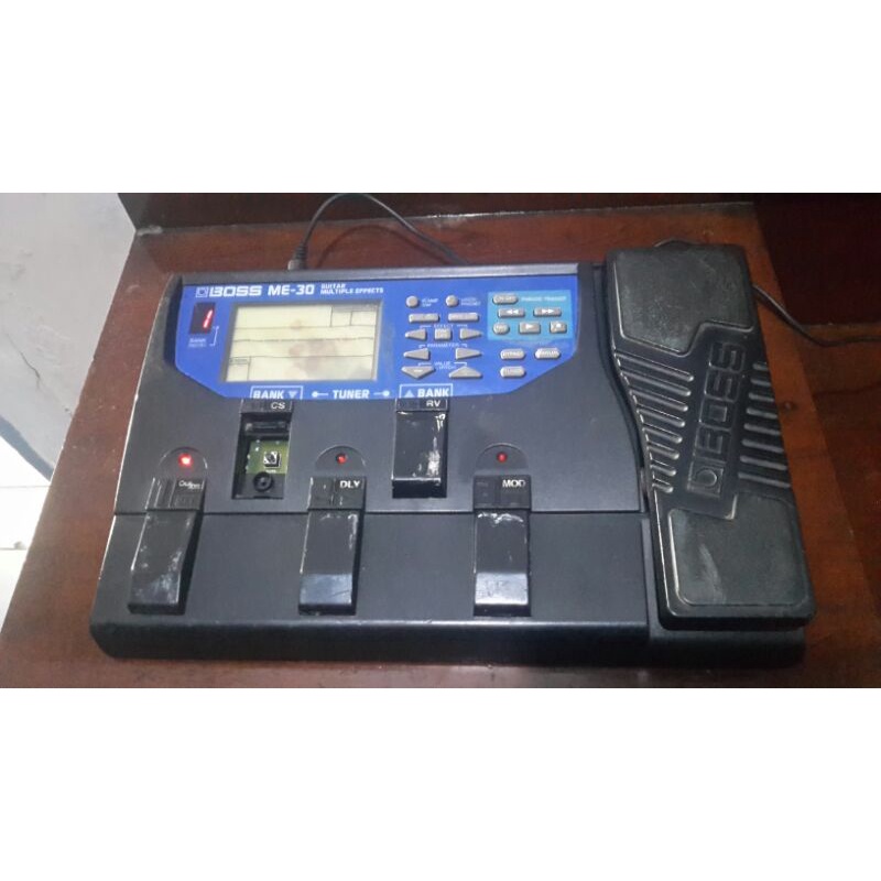 Efek Gitar BOSS ME-30 Made In Japan (Rusak)