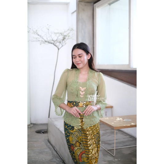 Set Kebaya Bali Bordir Premium Lengan Lonceng Puffy | Yuli_kebayabali
