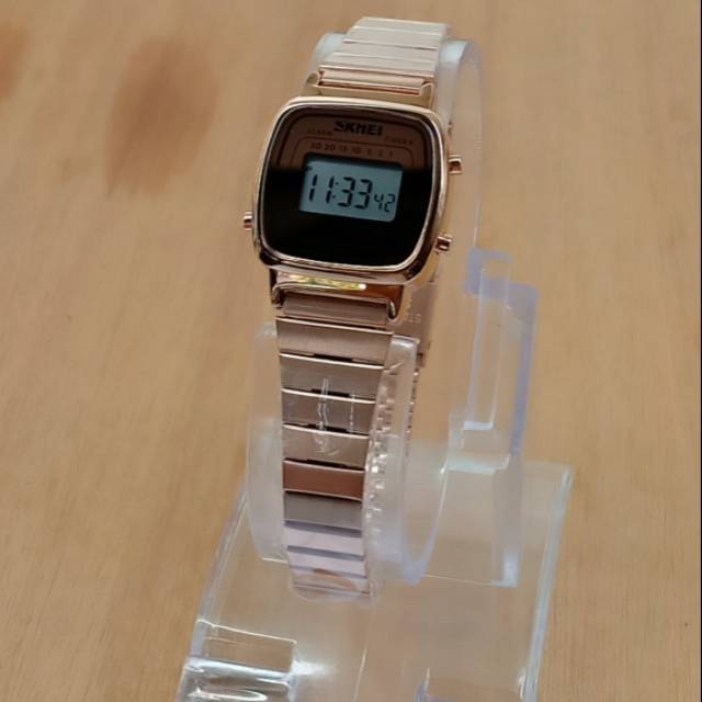 Jam tangan wanita. Skmei digital. Water resist.