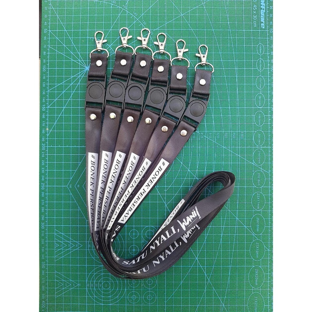

SABLON Tali Lanyard Persebaya / Gantungan ID Card / Tali Name Tag / HP / Tali Gantungan Persebaya