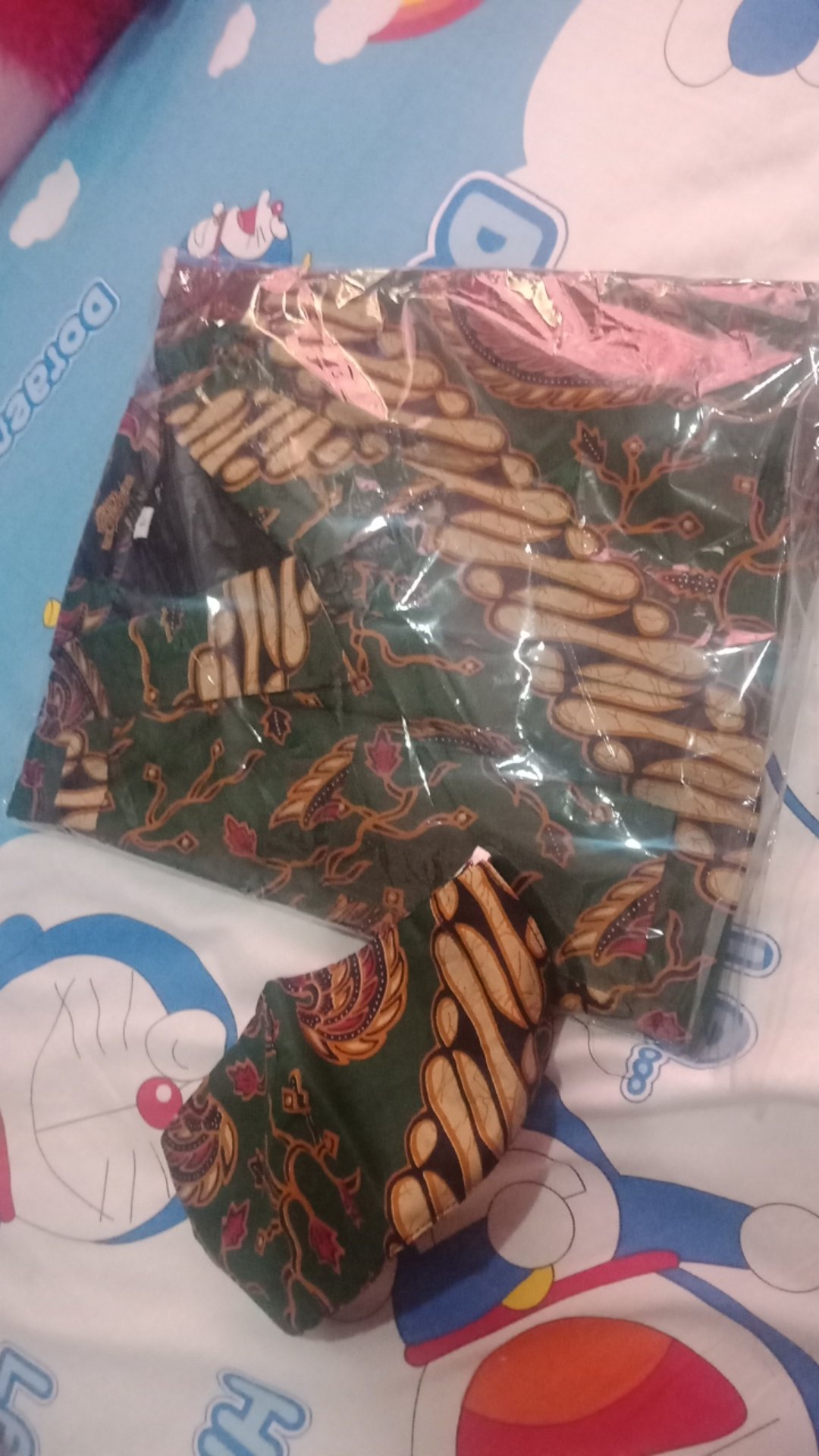 Paramarta Hijau Kemeja Batik Pria Lengan Panjang