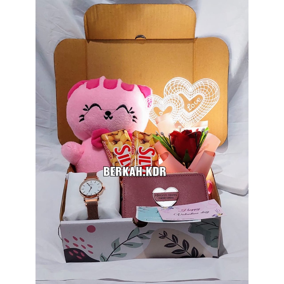 

HAMPERS, GIFT BOX, KADO WANITA, KADO ULANG TAHUN, KADO VALENTINE, WEDDING, ANNIVERSARY, WISUDA