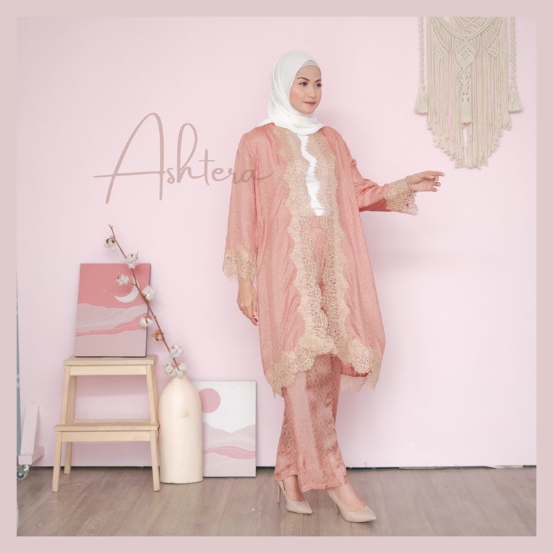 Tina Outer Lace Kebaya (Hanya Atasan)