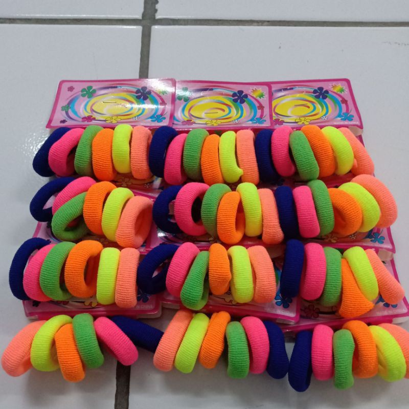 

karet donat isi 6 pcs = 3.000