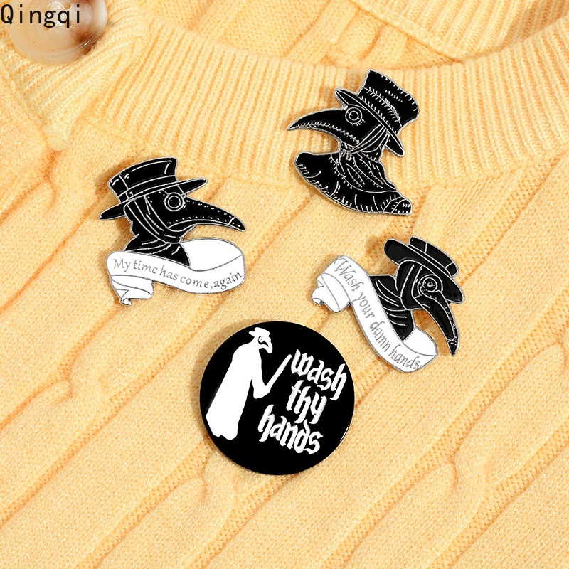 Bros Pin Enamel Desain Plague Doctor Gaya Gothic Untuk Tas / Kemeja