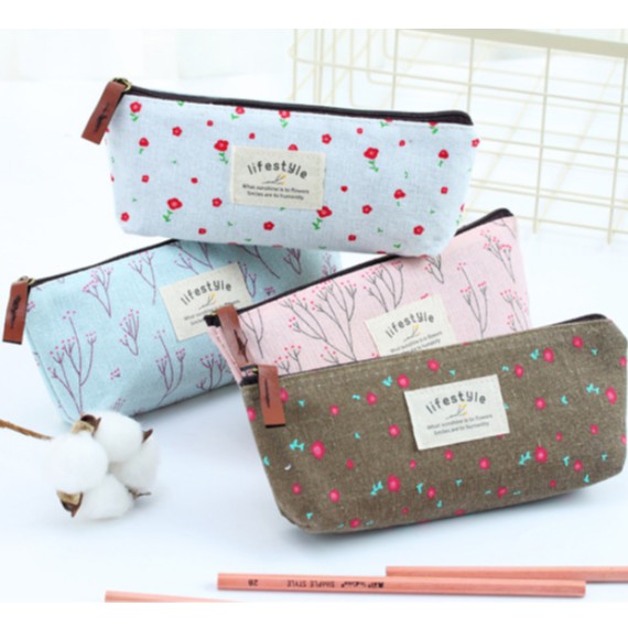 

Tempat Pensil Motif BUNGA TABUR FLOWER / Tempat Alat Tulis Unik Gambar Spring Flower Bunga Gugur