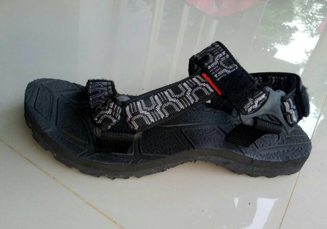 Sandal Gunung Outdoor