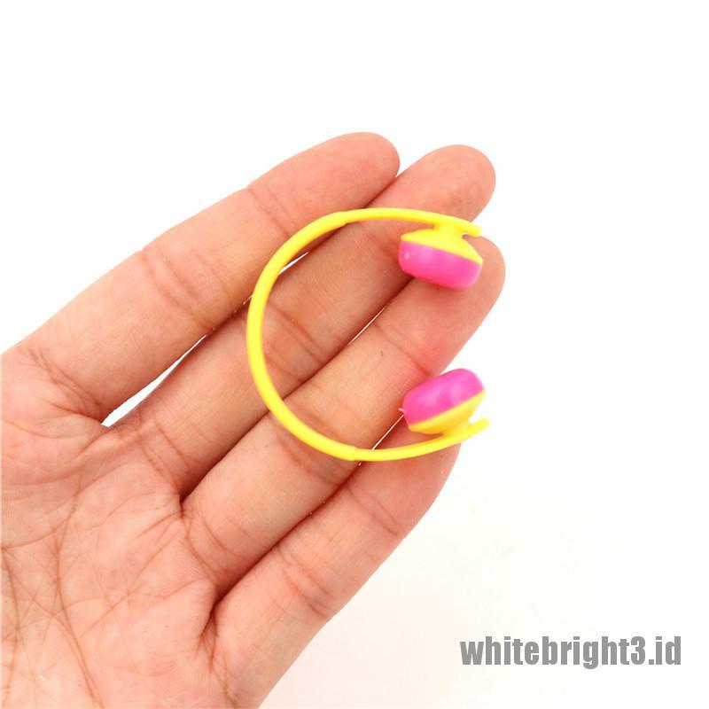 (white3) 3pcs / set Mainan Miniatur Helm + Headset + Sepatu Olahraga Untuk Aksesoris Boneka