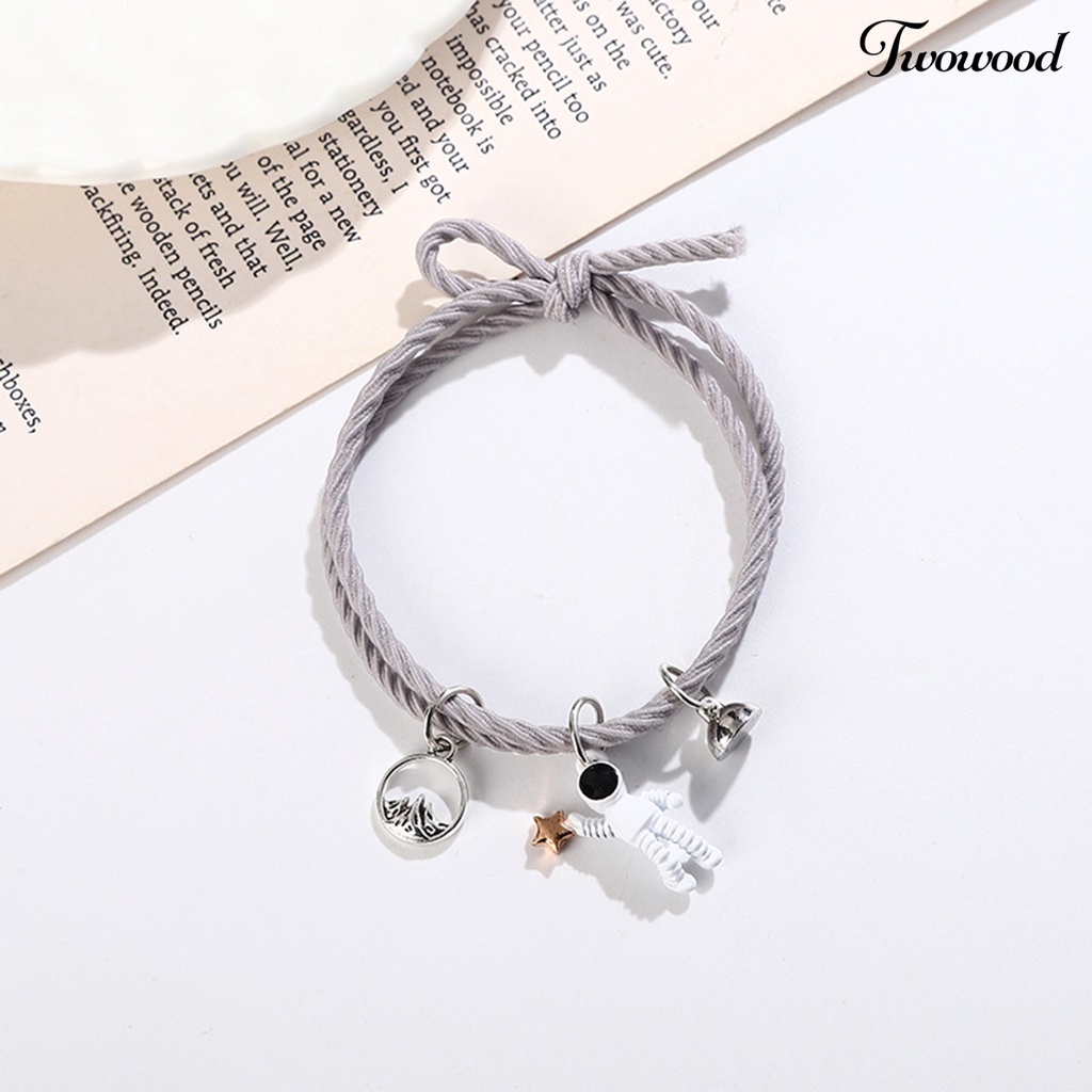 Twowood 2Pcs Exquisite Bracelet Magnetic Adsorption Alloy Adorable Spaceman Pendant Fashion Bracelet for Girls