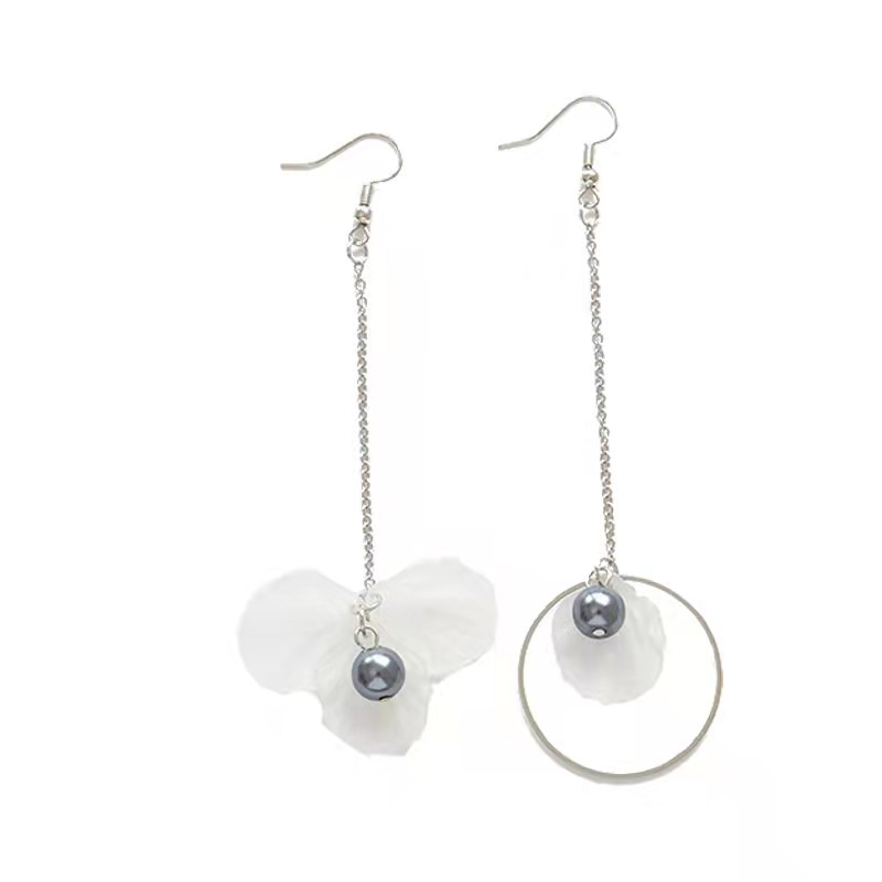 Anting Wanita Panjang Kelopak Bunga Casual Fashion Aksesoris - Anting Wanita-Aks-88 Silver