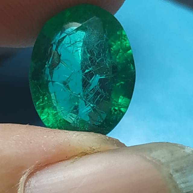 Zamrud catam retak seribu warna zamrud kolombia