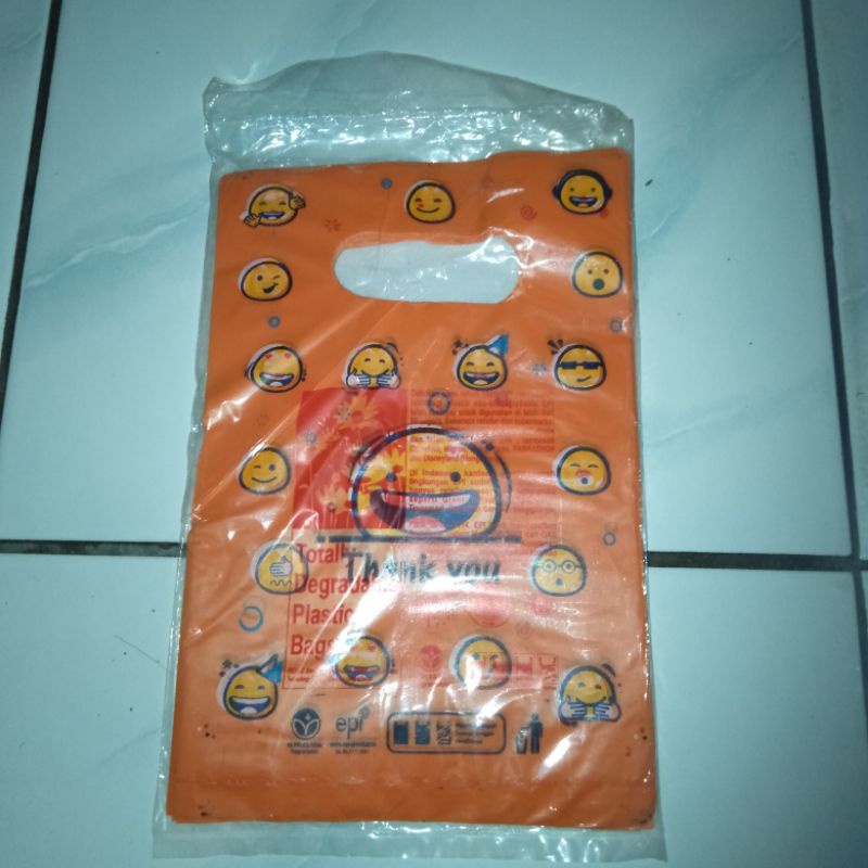 

New Plastik Orange Size 15cm x 23 cm Isi 50 pcs