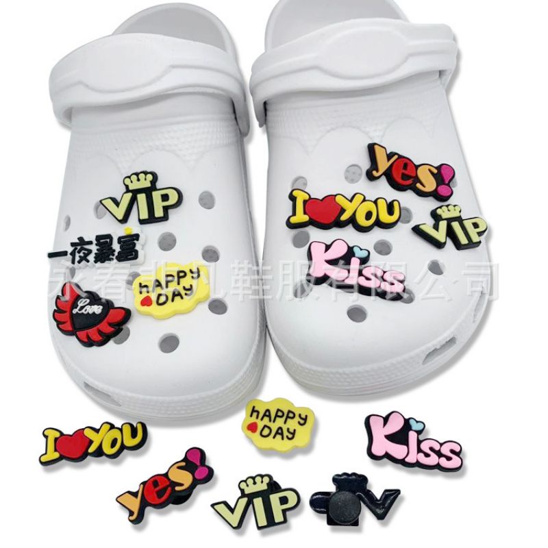 Jibbitz Crocs Pin Sandal Karakter Lucu Fashion Trend 2022 Kids Berbagai Motif