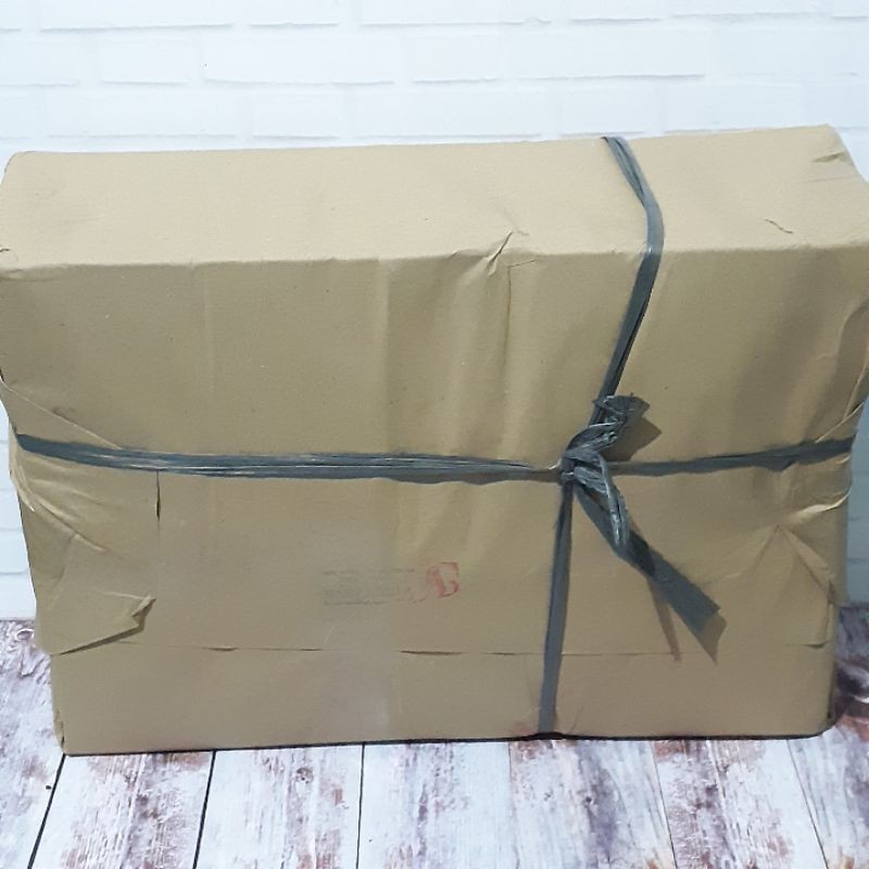 

Kertas putih buram burem koran kw2 32x45 untuk bungkus nasi padang warteg 10kg