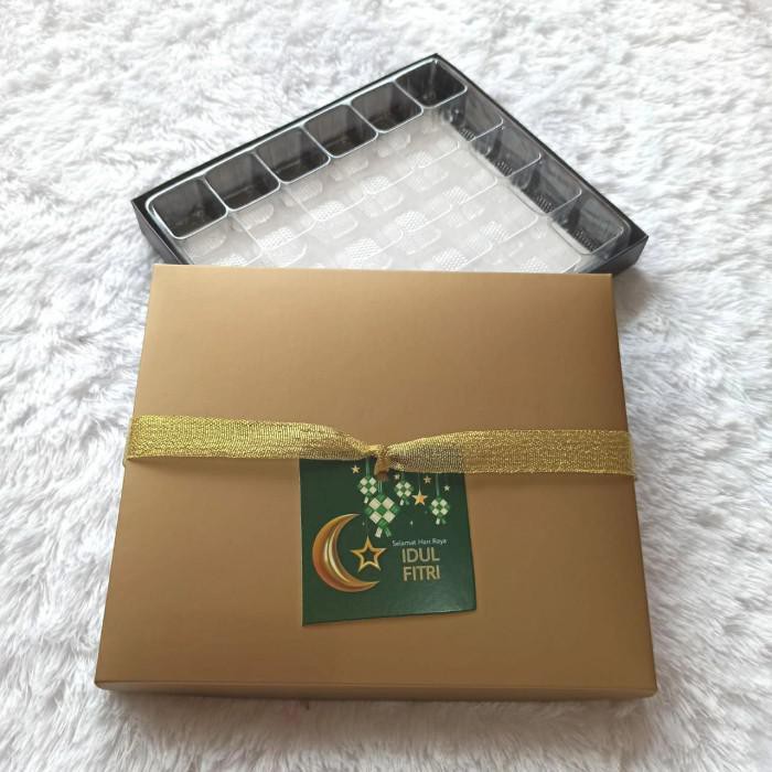 

Mika / (5 Pcs) Box Sekat Lebaran Packaging Nastar Cookies Kuker Idul Fitri - Gold, Tanpa Tag Pita