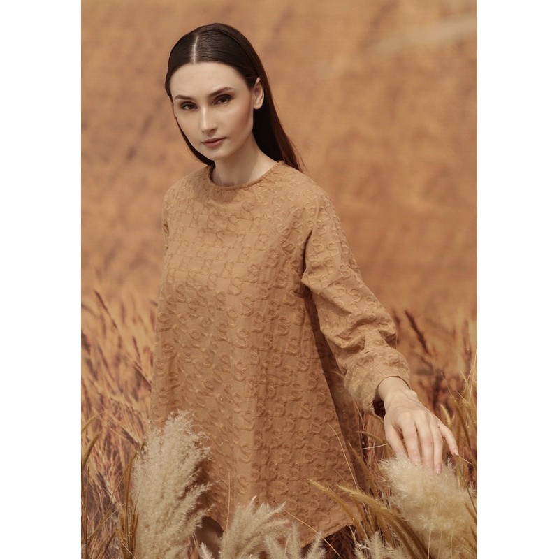 READY SALE size S eliza top brown benang jarum by buttonscarves