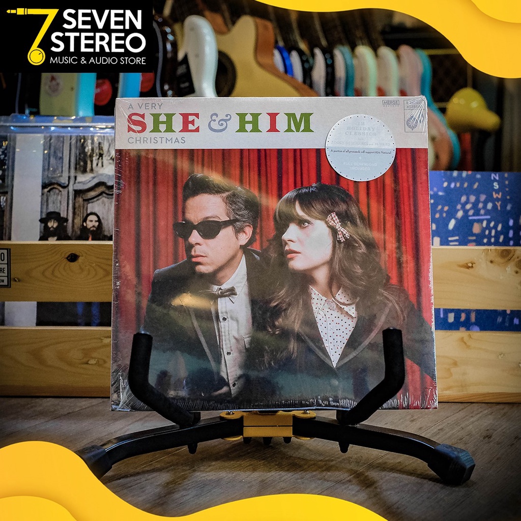 Vinyl Piringan Hitam SHE &amp; HIM - Very She &amp; Him Christmas