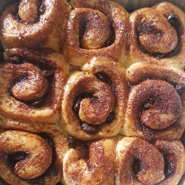 

Cinnamon rolls @mireyakitchen