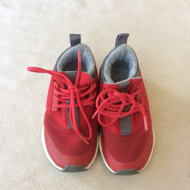 Preloved sneakers zara