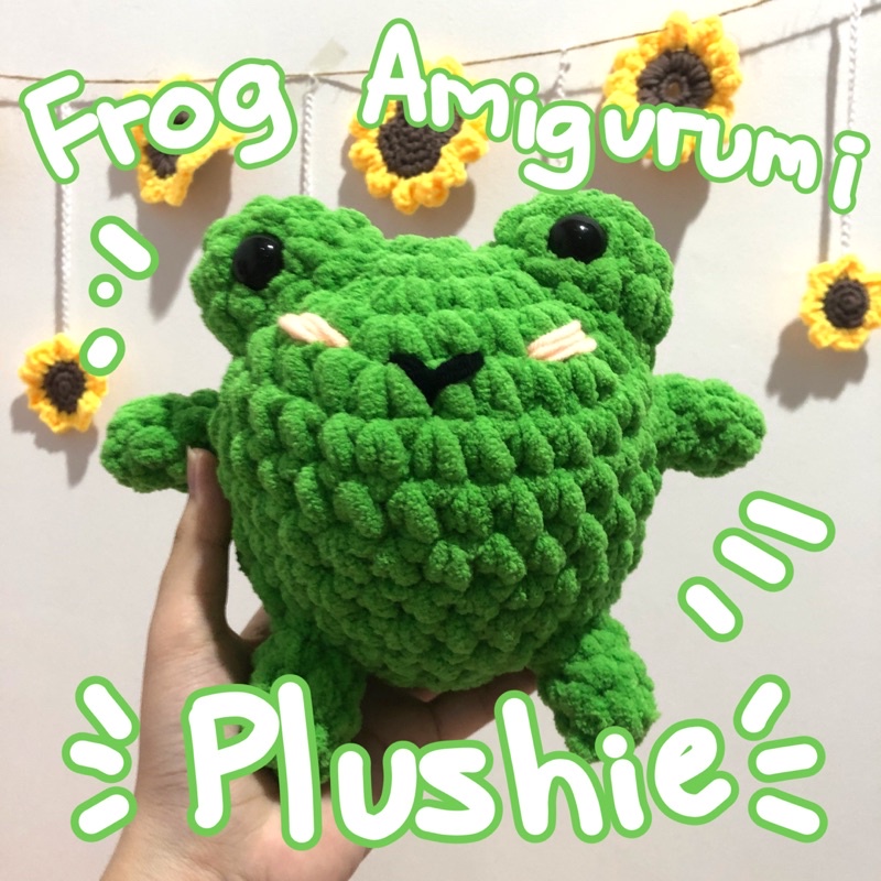 Frog amigurumi plushie (100% handmade)