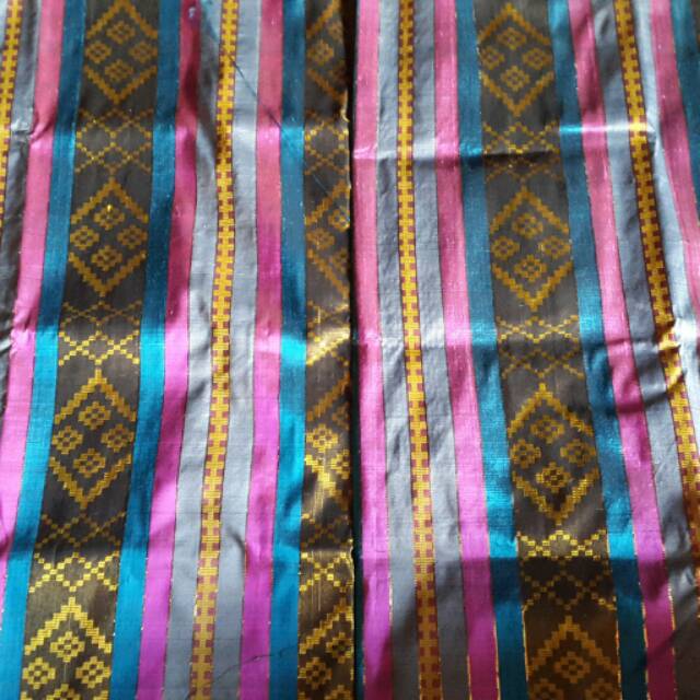 Sarung Tenun Sutera Sengkang ( 100% Asli/Silk)