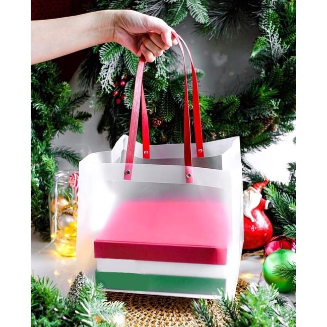 

Hamper Bag Paper Bag Dof / Kantongan Dus Kue Gift Bag