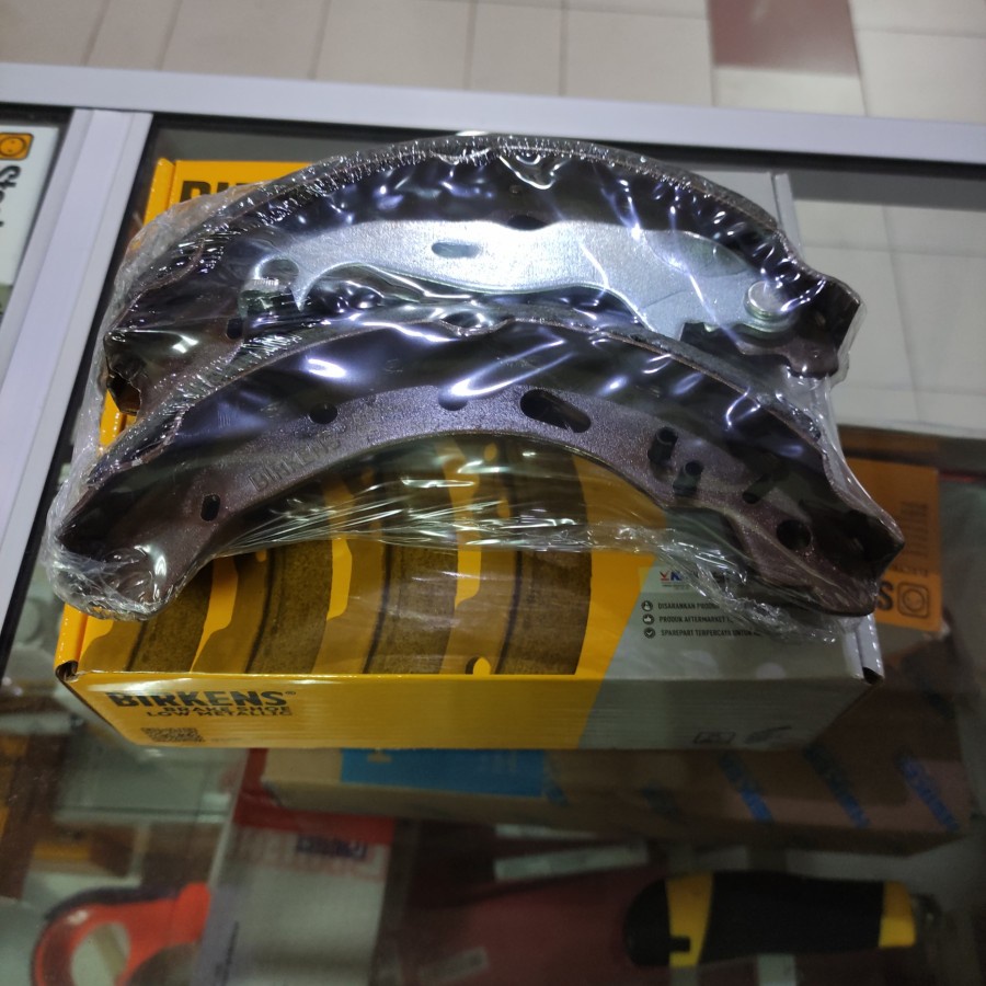 Brake shoe kampas rem belakang Ford fiesta mazda2
