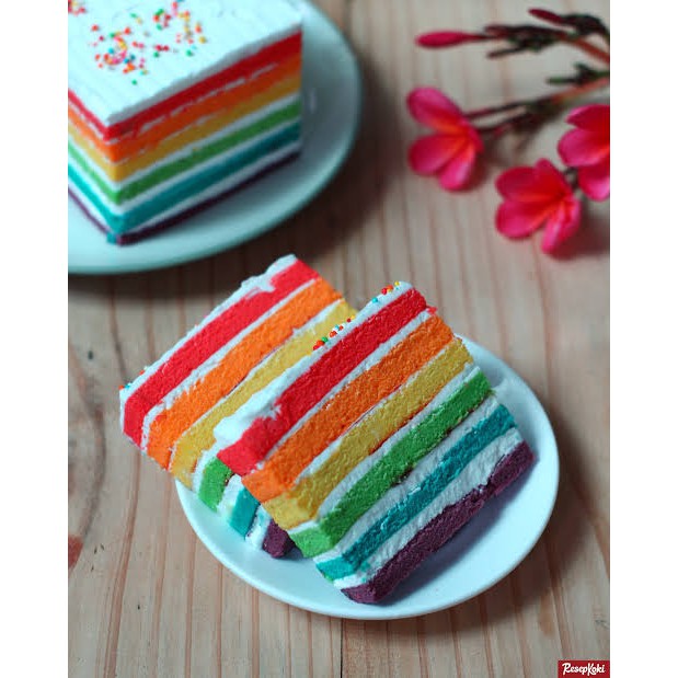 KUE RAINBOW CAKE 20 X 20 CM