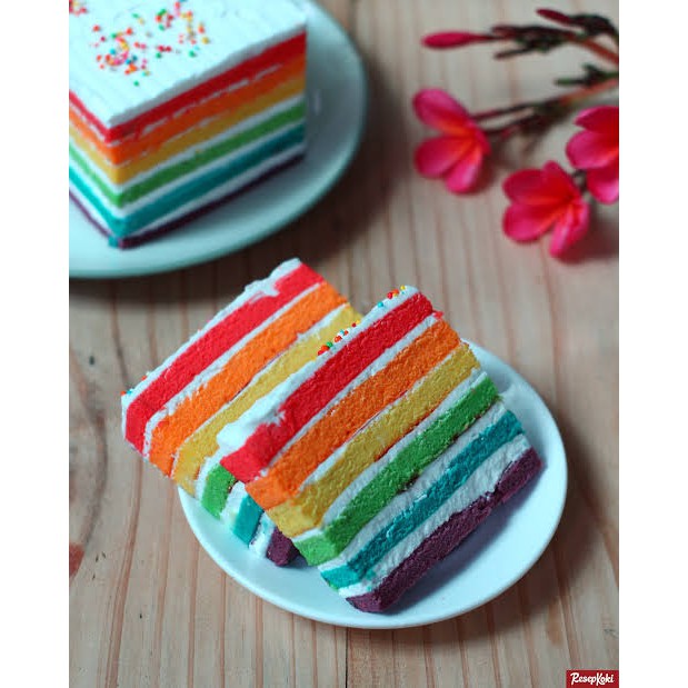 

KUE RAINBOW CAKE 20 X 20 CM