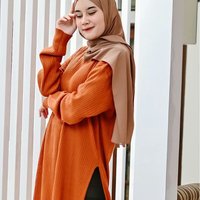 KARENINA TUNIK RAJUT / Karenina Long Tunik / Baju Muslim / Elysa midi dress / Rajut Tunik Premium / Sweater Wanita / Long tunik rajut Karenina Slit / Fashion Wanita / Rajut-5