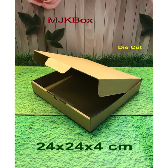 

SALE kotak kardus karton Uk, 24x24x4 cm ......DIE CUT minimal beli 20 pcs