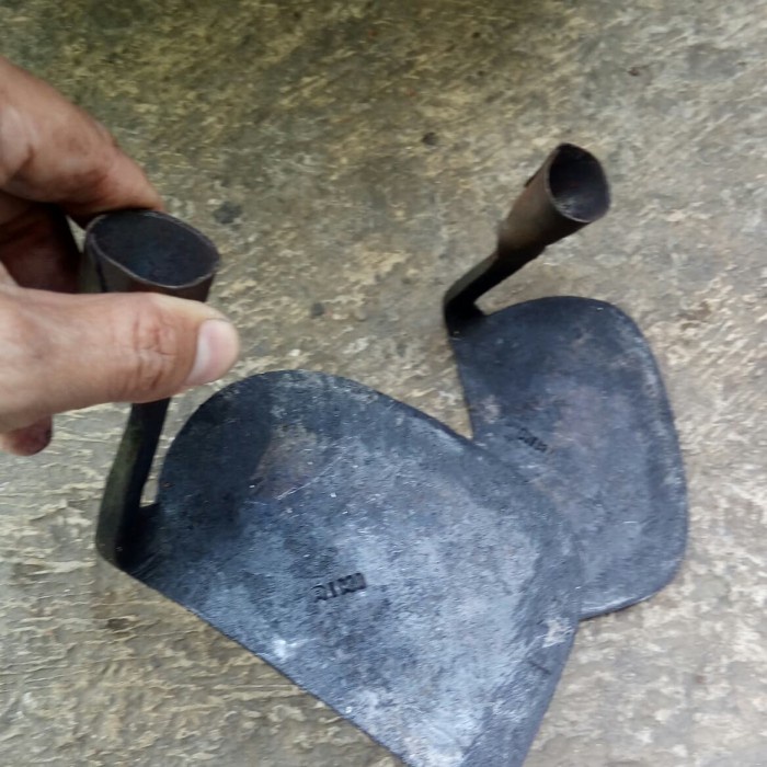 Kored Baja Rumput Alat Kebersihan