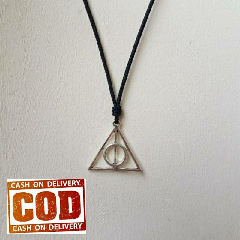 Kalung Tali Satin Korea Liontin Kuningan Segitiga /Kalung Pria