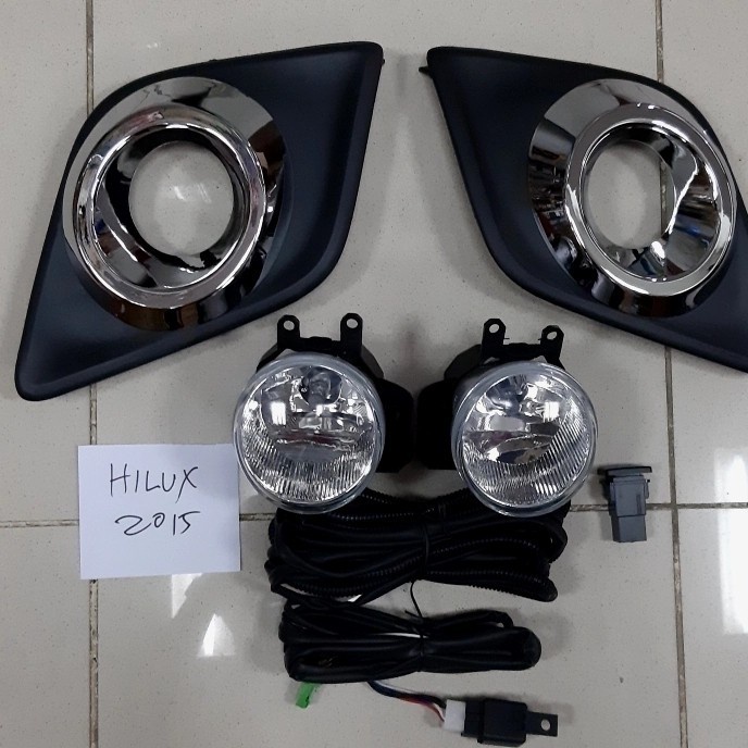 FOGLAMP LAMPU KABUT MOBIL TOYOTA HILUX 2015