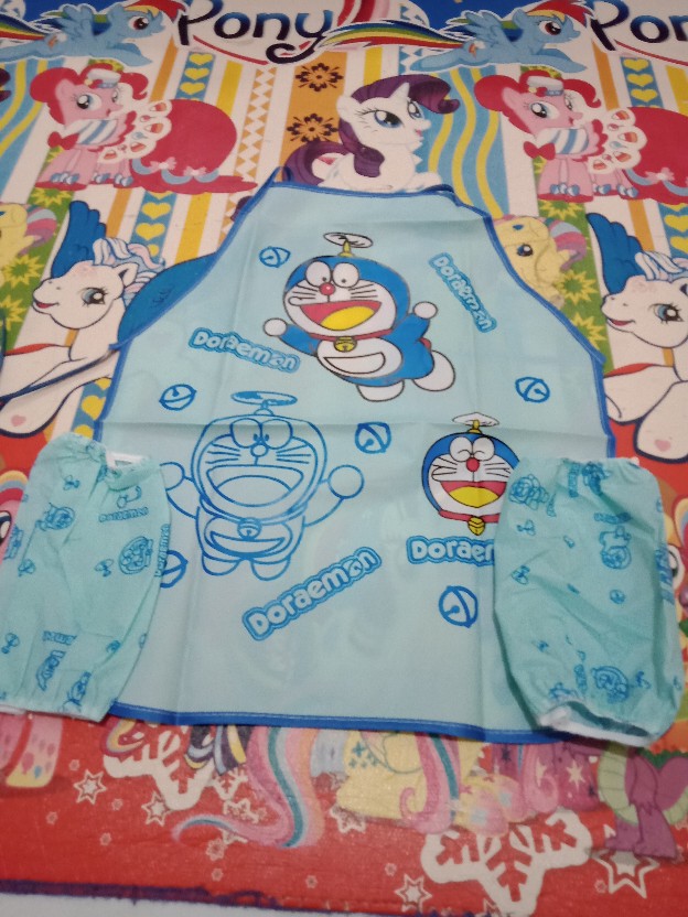 Celemek Masak Dengan Bahan Tahan Air Dan Gambar Motif Untuk Anak-anak