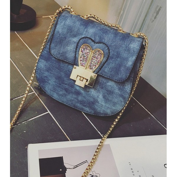 10005509 TAS SELEMPANG RABBIT KULIT GRADASI BIRU JEANS SWAROVSKI RANTAI PANJANG
