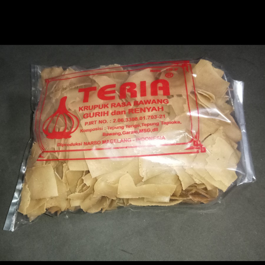 

KERUPUK BAWANG "TERIA" 500GRAM (MENTAH) (produsen kerupuk bawang magelang)