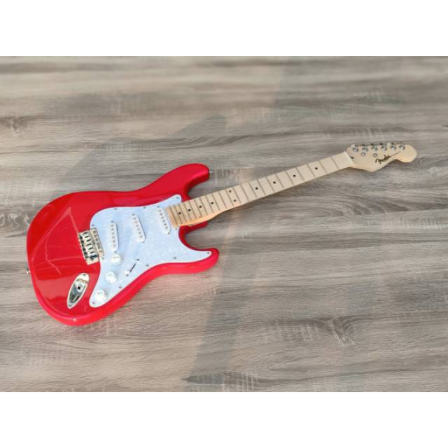 Fender Stratocaster Merah Neck Mepple
