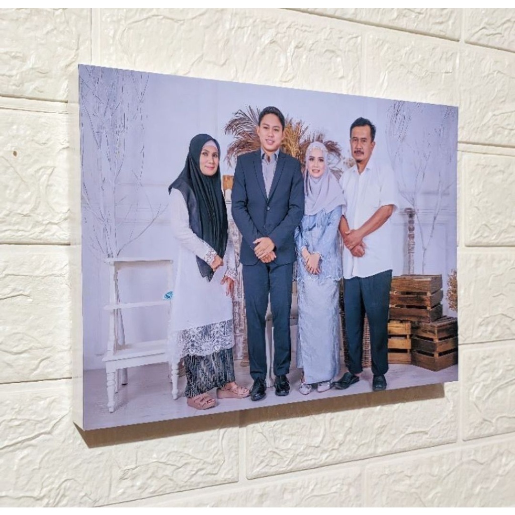 CETAK FOTO 40x60 20R PLUS BINGKAI FRAMLES FULL LIST MENGKILAP BENING ANTI AIR ads