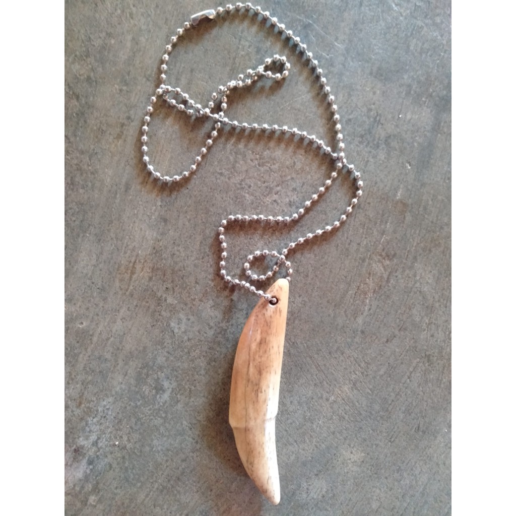 Liontin kalung siung macan