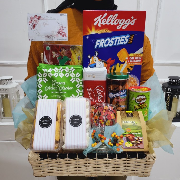 

Paket dekorasi hampers natal lebaran imlek ultah parcel hadiah kue 03
