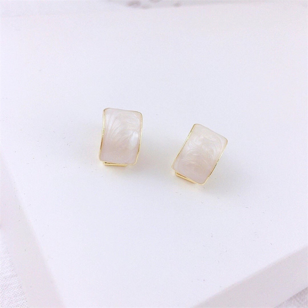Anting Klip Tanpa Tindik Bahan Resin Lapis Emas Putih Untuk Wanita